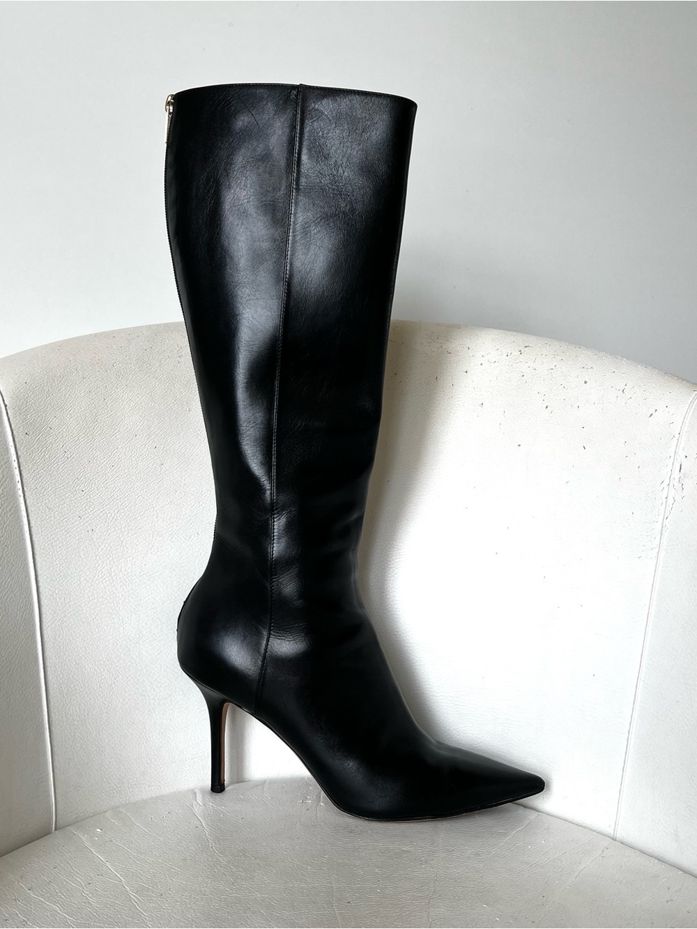 | (● > < ●) |

Jimmy Choo Black Knee Boots